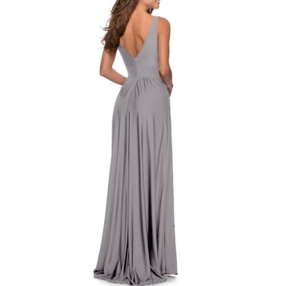 La Femme 28547 Plunging Neckline A Line Gown in Silver NWT Size 14 - Picture 2 of 5